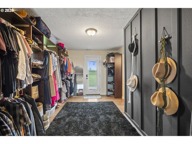 13986 S VICK Rd, Molalla, OR 97038