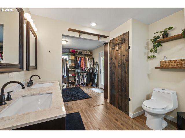 13986 S VICK Rd, Molalla, OR 97038