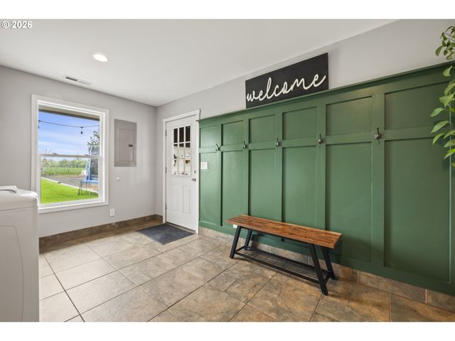 13986 S VICK Rd, Molalla, OR 97038