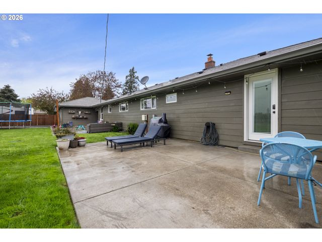 13986 S VICK Rd, Molalla, OR 97038