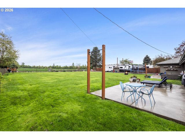 13986 S VICK Rd, Molalla, OR 97038