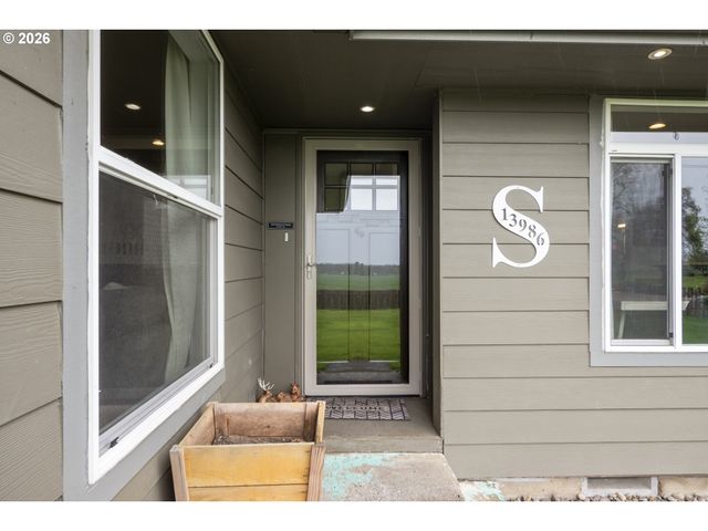 13986 S VICK Rd, Molalla, OR 97038