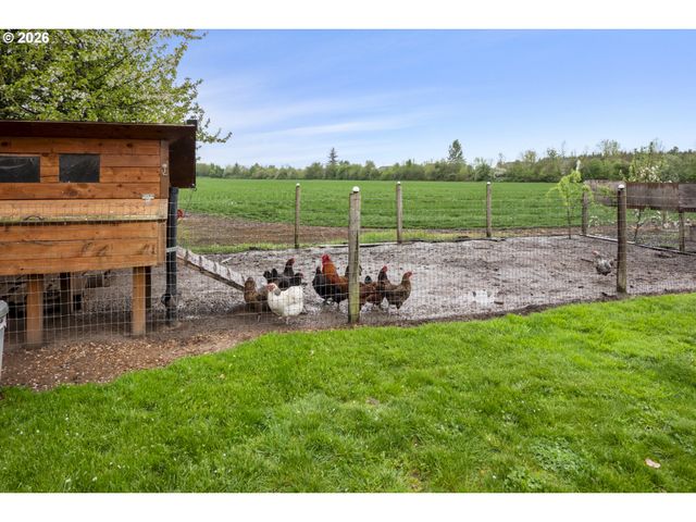 13986 S VICK Rd, Molalla, OR 97038