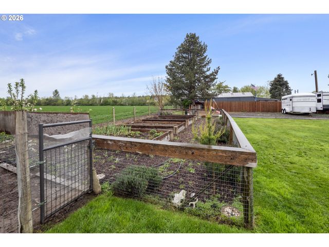 13986 S VICK Rd, Molalla, OR 97038