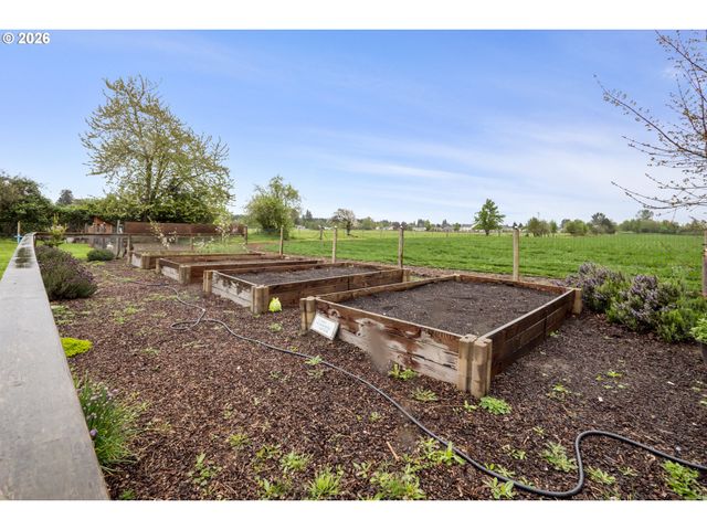 13986 S VICK Rd, Molalla, OR 97038