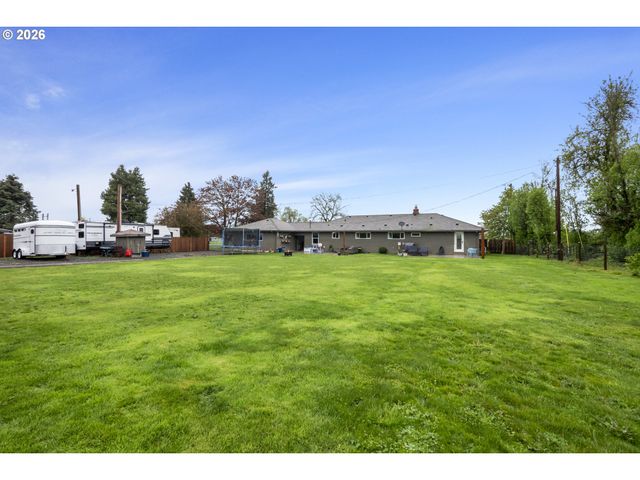 13986 S VICK Rd, Molalla, OR 97038