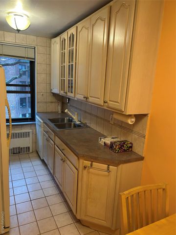 83-85 Woodhaven Boulevard 3M, Woodhaven, NY 11421