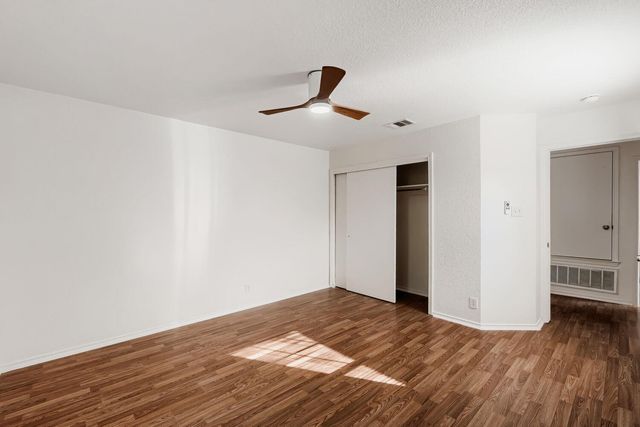 216 Capistrano DR, San Marcos, TX 78666