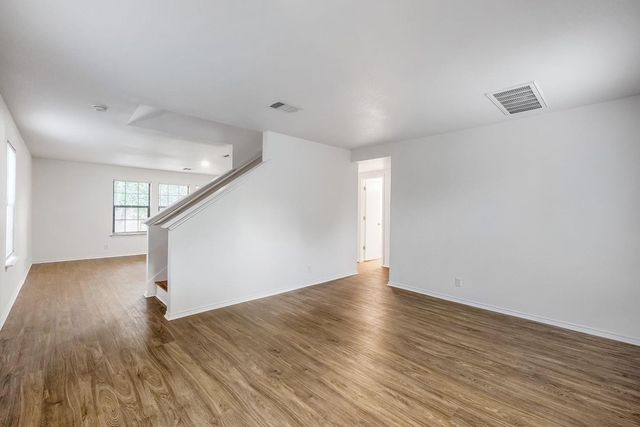 216 Capistrano DR, San Marcos, TX 78666
