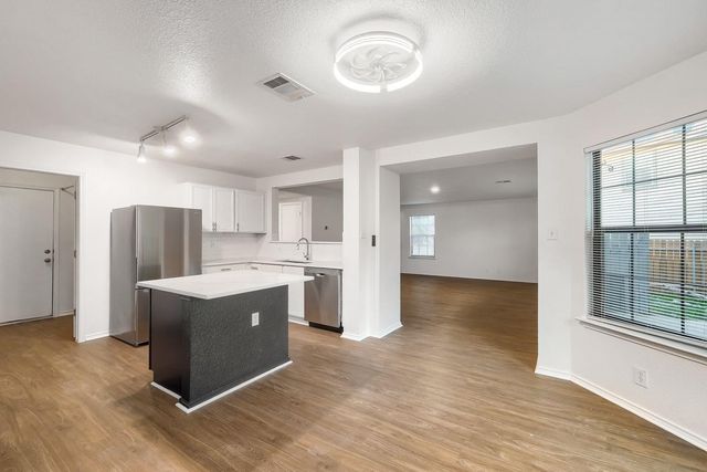 216 Capistrano DR, San Marcos, TX 78666