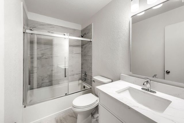 216 Capistrano DR, San Marcos, TX 78666