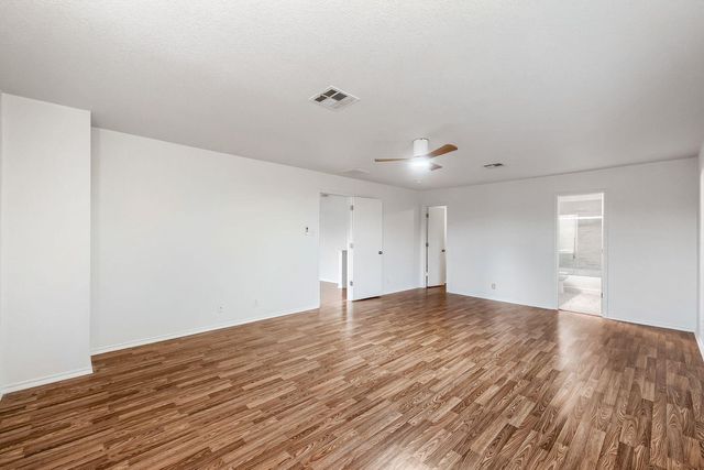 216 Capistrano DR, San Marcos, TX 78666