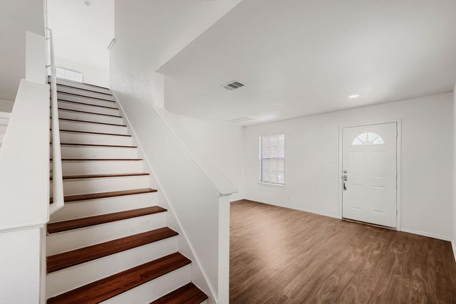 216 Capistrano DR, San Marcos, TX 78666