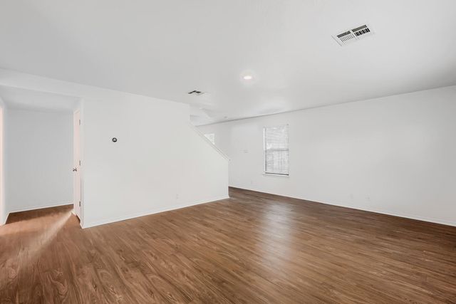 216 Capistrano DR, San Marcos, TX 78666