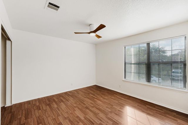 216 Capistrano DR, San Marcos, TX 78666