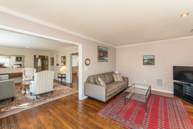 2 Cooper Ln, Long Hill Twp., NJ 07946