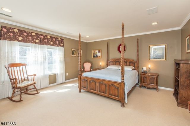 2 Cooper Ln, Long Hill Twp., NJ 07946