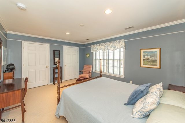 2 Cooper Ln, Long Hill Twp., NJ 07946