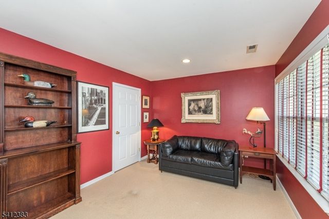 2 Cooper Ln, Long Hill Twp., NJ 07946