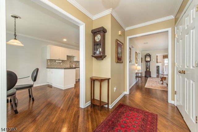 2 Cooper Ln, Long Hill Twp., NJ 07946