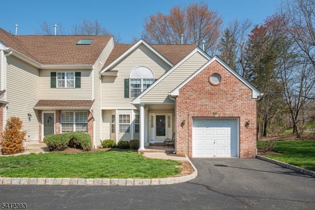 2 Cooper Ln, Long Hill Twp., NJ 07946