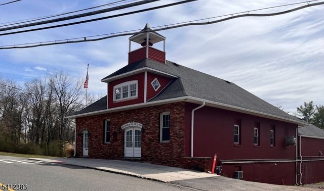 2 Cooper Ln, Long Hill Twp., NJ 07946