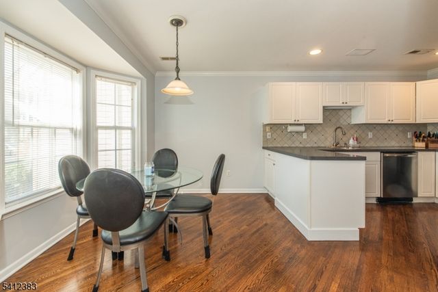 2 Cooper Ln, Long Hill Twp., NJ 07946