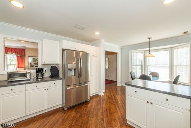 2 Cooper Ln, Long Hill Twp., NJ 07946