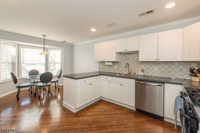 2 Cooper Ln, Long Hill Twp., NJ 07946