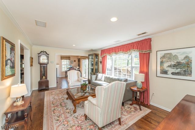 2 Cooper Ln, Long Hill Twp., NJ 07946