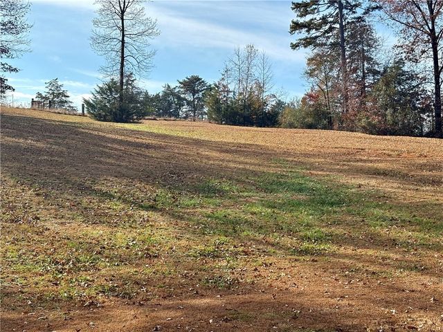 103 Shelter Cove Drive, Seneca, SC 29672