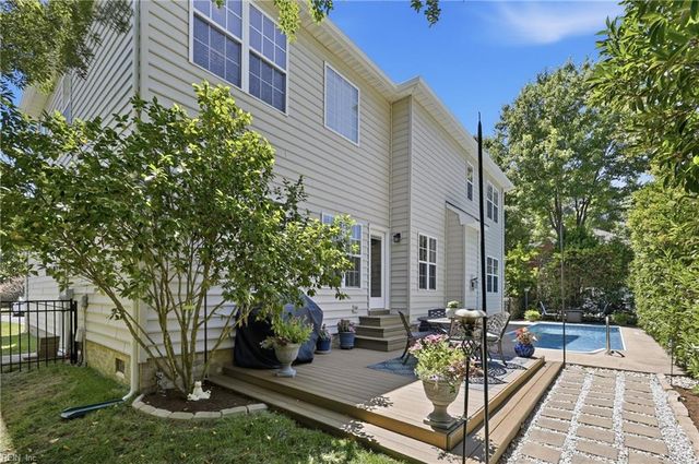 700 Blossom CIR, Virginia Beach, VA 23456