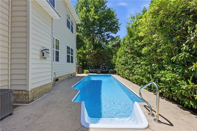 700 Blossom CIR, Virginia Beach, VA 23456
