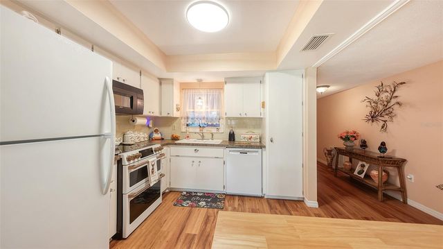 2623 RIVERBLUFF PARKWAY V144, Sarasota, FL 34231