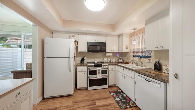 2623 RIVERBLUFF PARKWAY V144, Sarasota, FL 34231