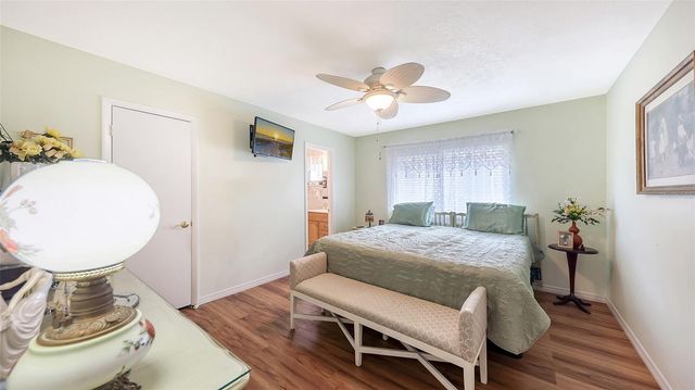 2623 RIVERBLUFF PARKWAY V144, Sarasota, FL 34231