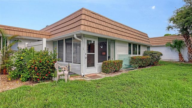 2623 RIVERBLUFF PARKWAY V144, Sarasota, FL 34231