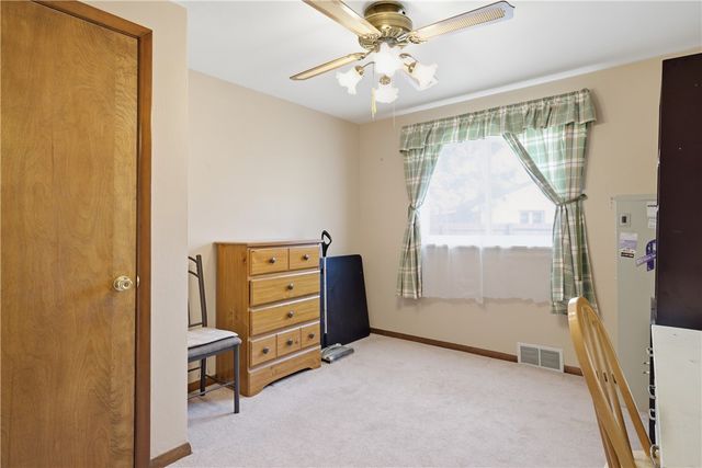 705 Willruth Dr, Shaler, PA 15101