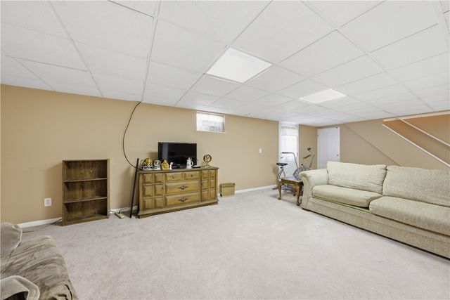 705 Willruth Dr, Shaler, PA 15101