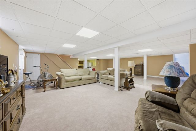705 Willruth Dr, Shaler, PA 15101