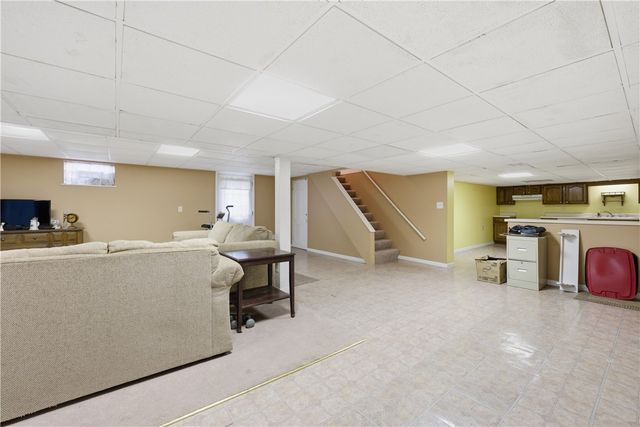 705 Willruth Dr, Shaler, PA 15101