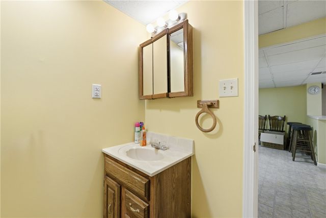 705 Willruth Dr, Shaler, PA 15101
