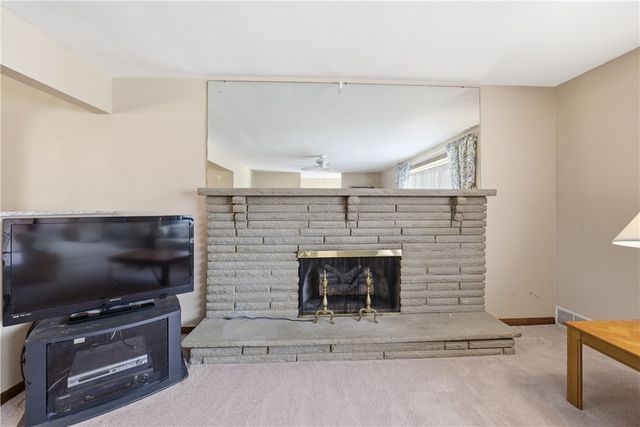 705 Willruth Dr, Shaler, PA 15101