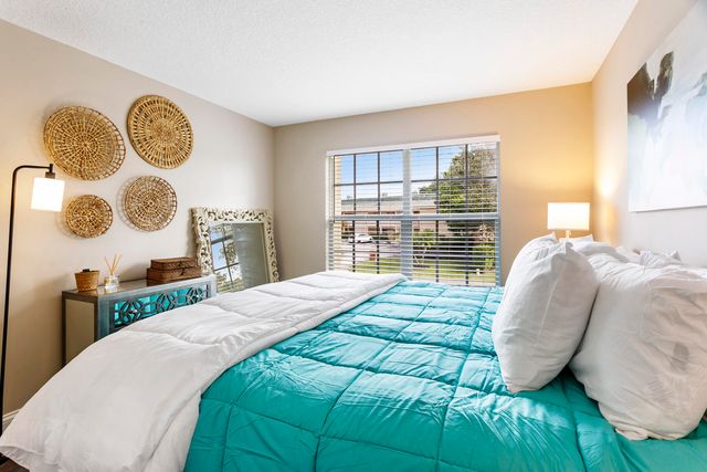 5510 Tamberlane Circle 242, Palm Beach Gardens, FL 33418