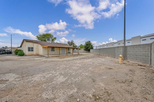 4290 Ripple River Avenue, Las Vegas, NV 89115