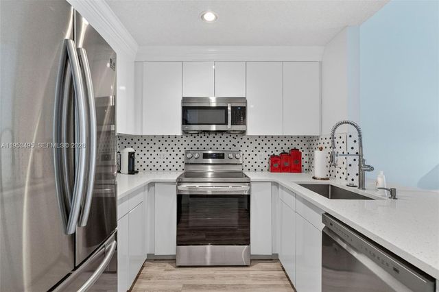 6744 N Pine Island Rd, Tamarac, FL 33321