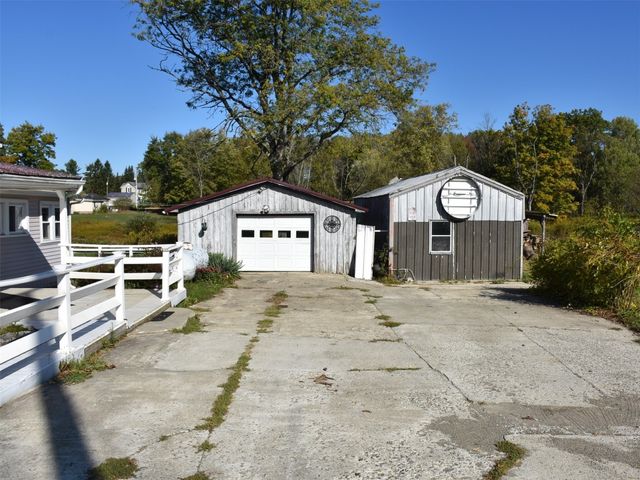 375 MEADVILLE Road, Titusville, PA 16354