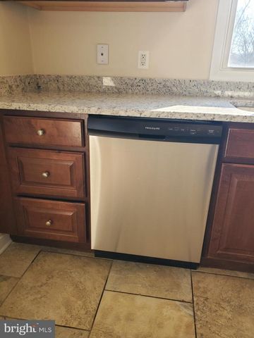 49 OLDT DR, Front Royal, VA 22630