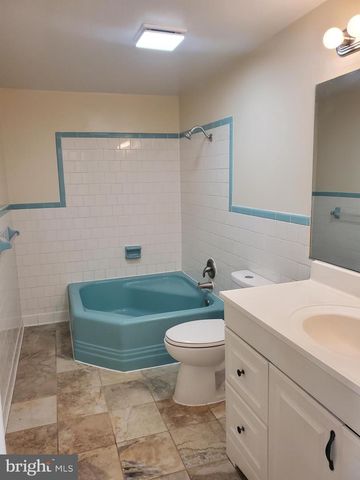 49 OLDT DR, Front Royal, VA 22630