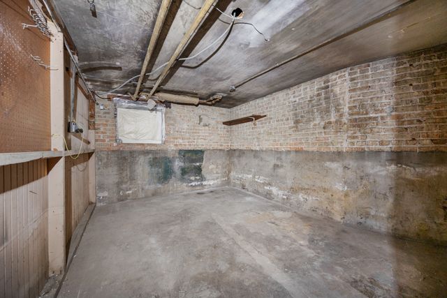 1748 N New England Avenue, Chicago, IL 60707